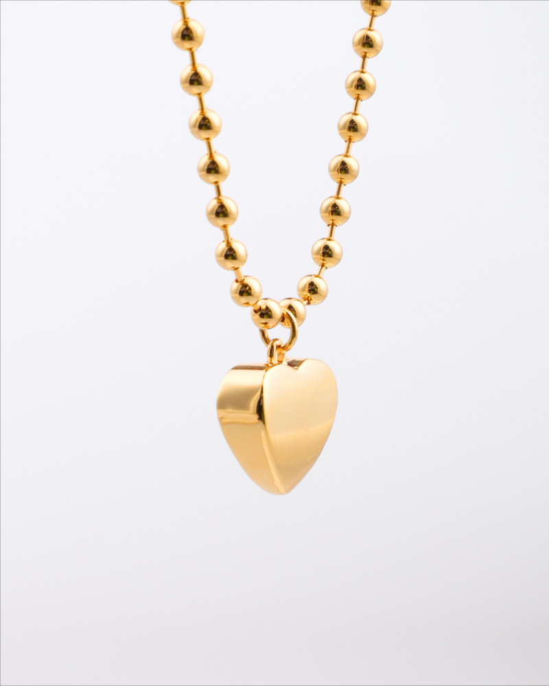 AMOUR NECKLACE